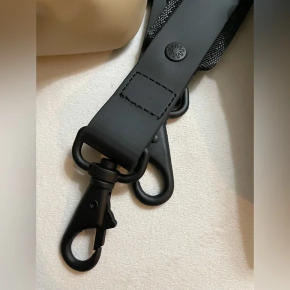 NWT Rains Box Bag Should Crossbody Bag Waterproof Sand Color - Picture 15 of 16